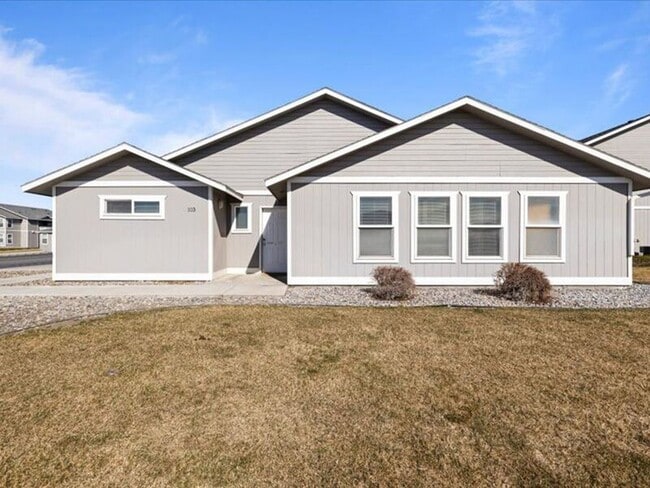 6305S Chapel Hill Blvd in Pasco, WA - Building Photo - Building Photo