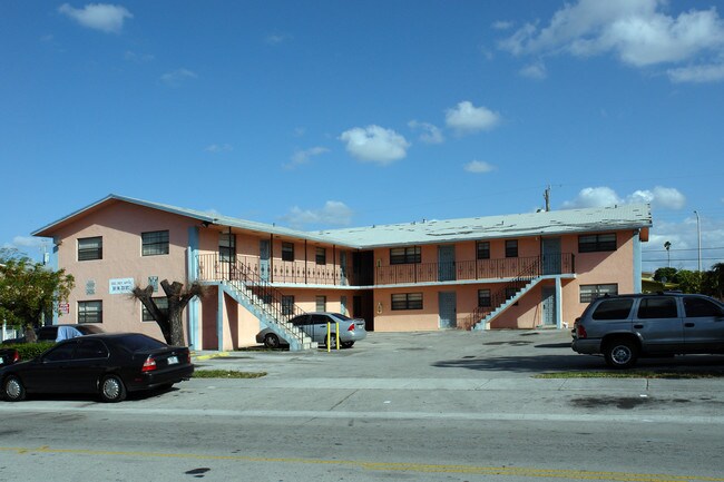 61 W 23rd St in Hialeah, FL - Building Photo - Building Photo