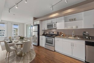 Windsor Ballard in Seattle, WA - Building Photo