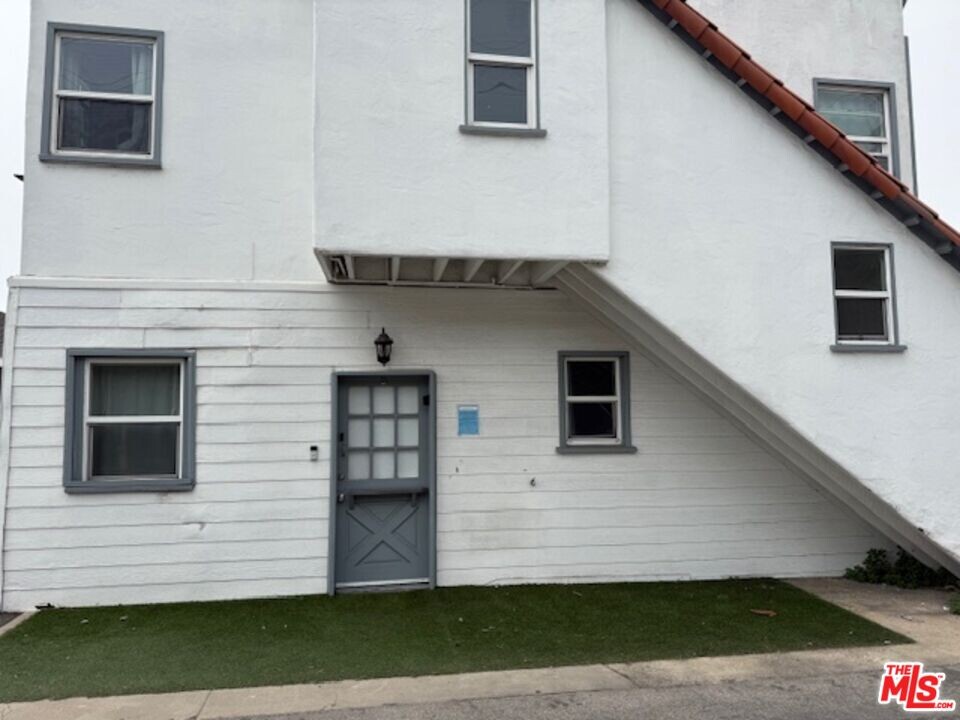 3920 Highland Ave in Manhattan Beach, CA - Building Photo