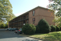 Pine Oak Apartments in Richmond, VA - Building Photo - Building Photo