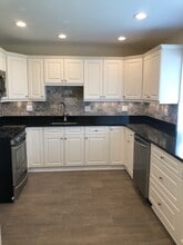 48 Farmington Chase Crescent in Farmington, CT - Building Photo - Building Photo
