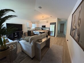 3327 Carlisle Ave S in St. Petersburg, FL - Building Photo - Building Photo