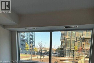 2343 Khalsa Gate in Oakville, ON - Building Photo - Building Photo