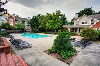 The Grove at Pleasant Valley Apartment Homes in Little Rock, AR - Building Photo - Building Photo