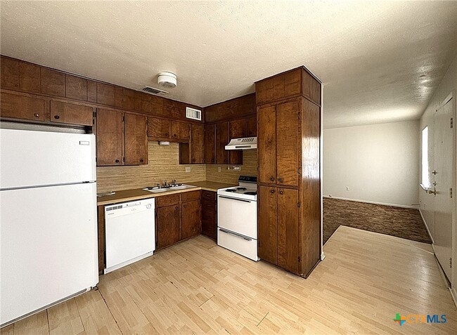 property at 702 N 1st St