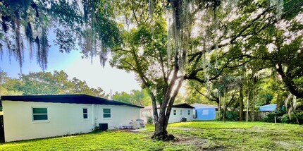 126-132 E Harding St in Orlando, FL - Building Photo - Building Photo