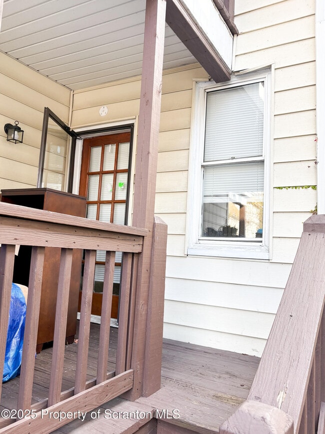 property at 1318 N Washington Ave