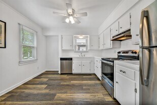 123 The Strand in Galveston, TX - Building Photo