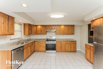 110 E Fox St in Yorkville, IL - Building Photo - Building Photo