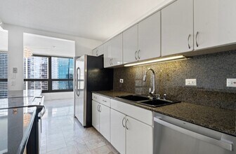 360 E Randolph St, Unit #3105 in Chicago, IL - Foto de edificio - Building Photo