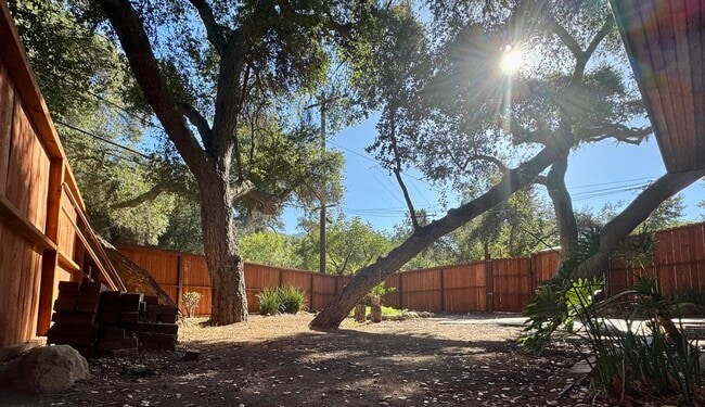 1619 Oak Dr in Topanga, CA - Building Photo - Building Photo