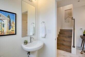 3007 E 12th St in Austin, TX - Foto de edificio - Building Photo