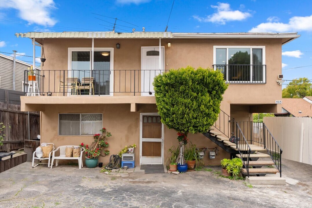 5515 Monterey Rd in Los Angeles, CA - Building Photo