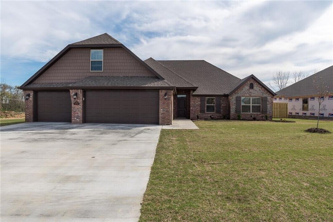 1230 Brandon Wy in Centerton, AR - Building Photo