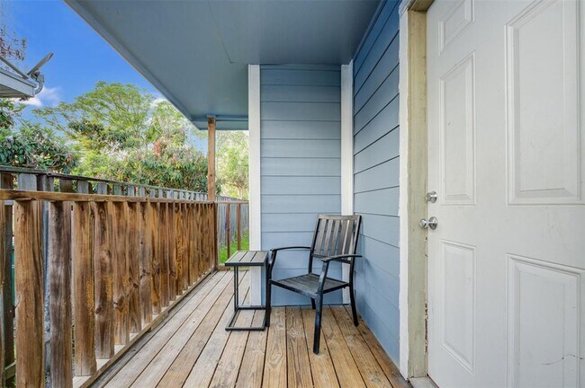 305 E 41st St photo'