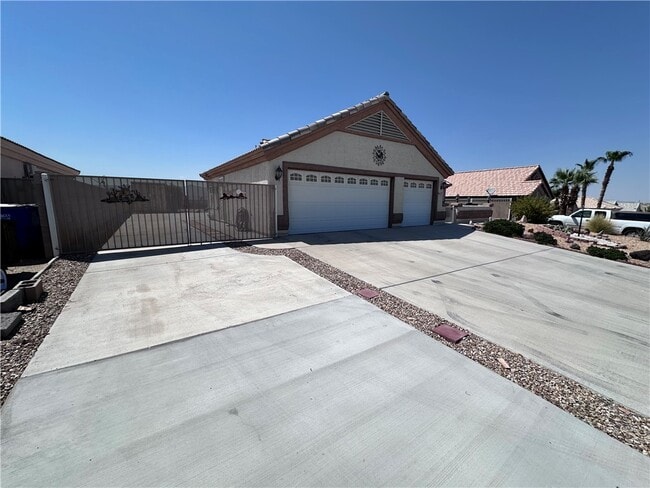5087 Emerald River Dr in Fort Mohave, AZ - Foto de edificio - Building Photo