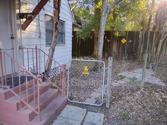 237 SW 2nd Pl in Gainesville, FL - Building Photo - Building Photo