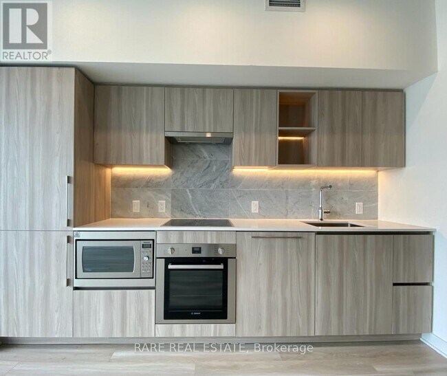 property at 19-3119 Bathurst St