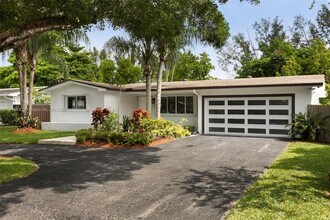 6231 SW 58th St in South Miami, FL - Building Photo - Building Photo