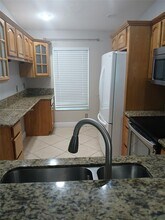 5550 Lakewood Cir S in Margate, FL - Building Photo - Building Photo