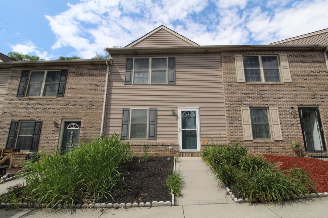 189 Griffin Ln in Broadway, VA - Building Photo