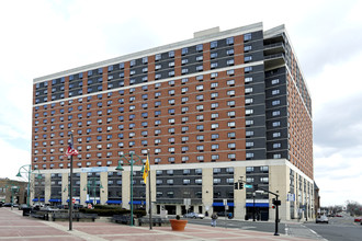 Skyview Apartments at Carriage City Plaza in Rahway, NJ - Building Photo - Building Photo