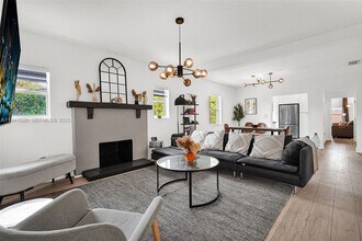 37 NW 47th St in Miami, FL - Building Photo - Building Photo