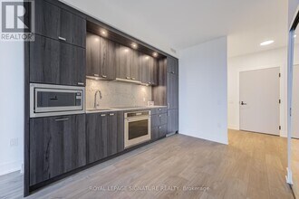 858 Dupont St in Toronto, ON - Building Photo - Building Photo