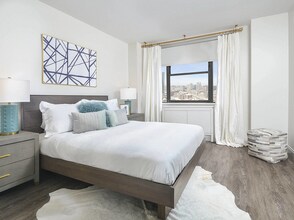360 W Illinois St in Chicago, IL - Building Photo - Building Photo