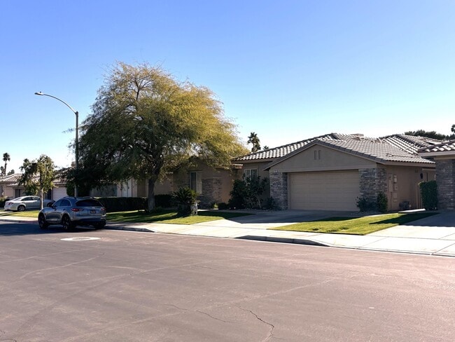 77661 Justin Ct in Palm Desert, CA - Foto de edificio - Building Photo