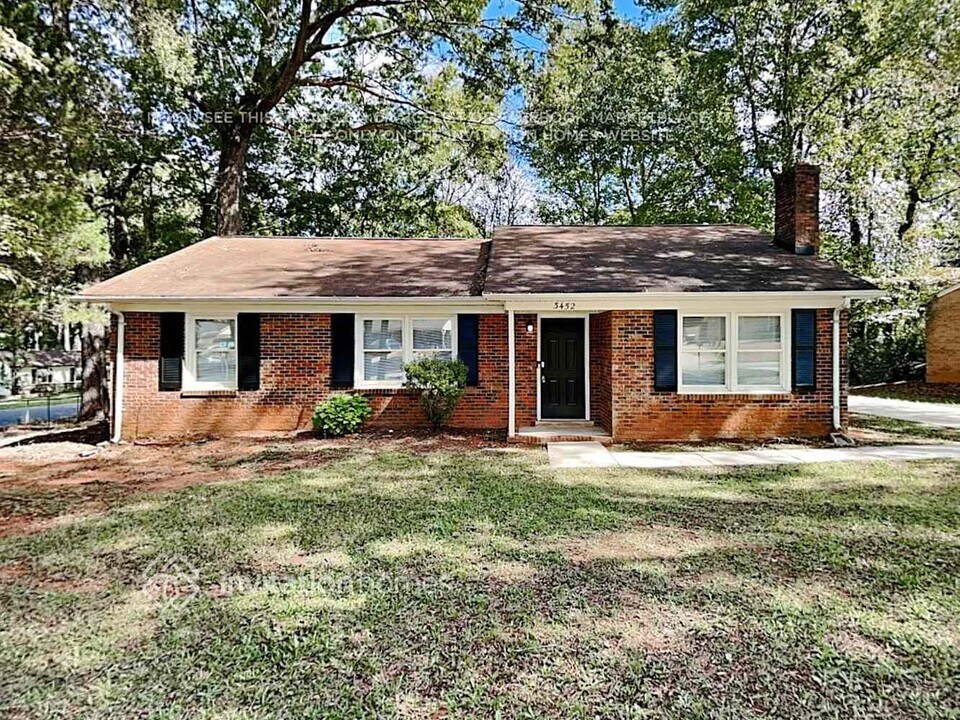 3452 Spring Terrace Ln in Charlotte, NC - Foto de edificio