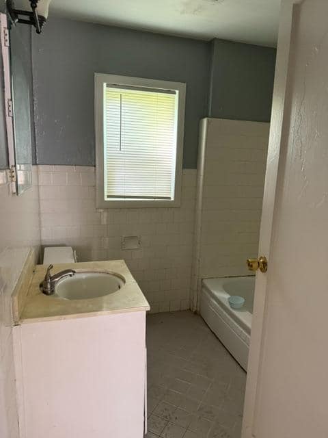 property at 558 Santiago Ave