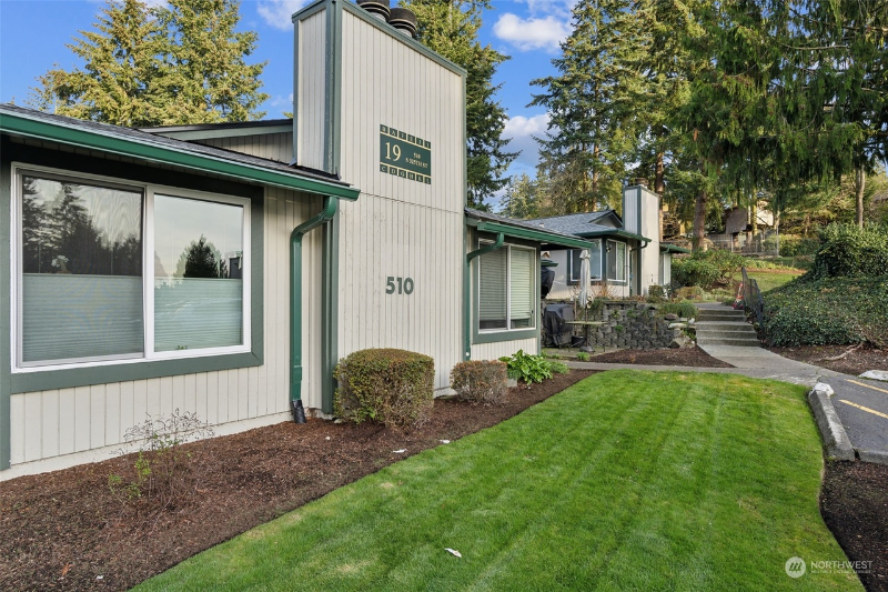 510 S 325th St in Federal Way, WA - Building Photo