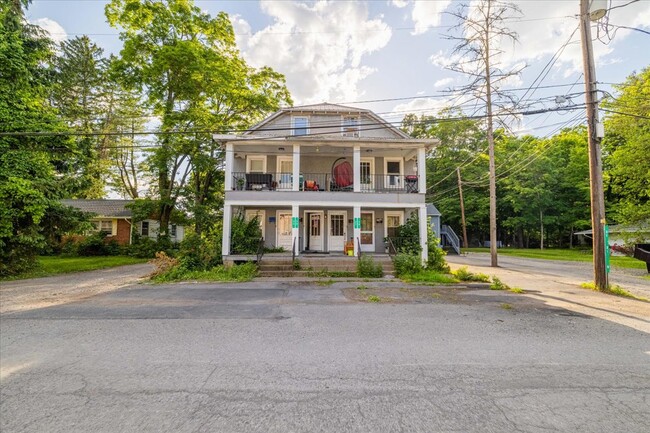 17 Myrtle St in Stroudsburg, PA - Building Photo - Building Photo