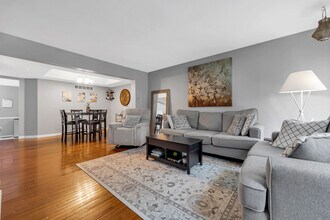37 Curry Ln in Horsham, PA - Building Photo - Building Photo