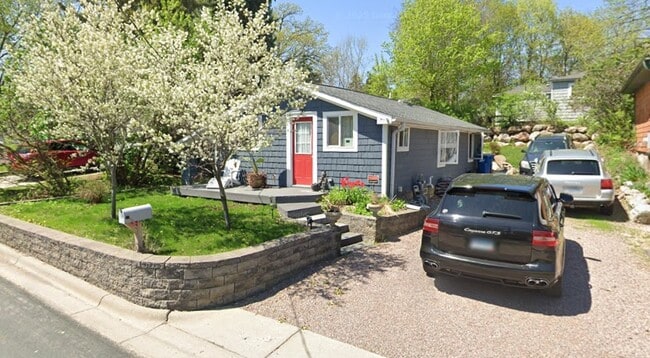 property at 2161 Cardinal Ln