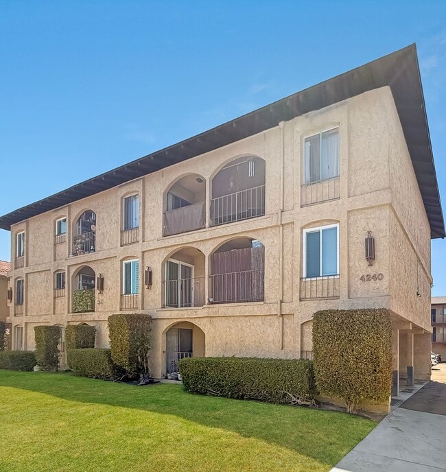 property at 4240 Menlo Ave