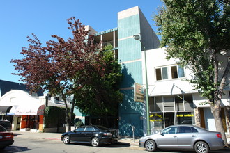 4141 Piedmont Ave in Oakland, CA - Foto de edificio - Building Photo