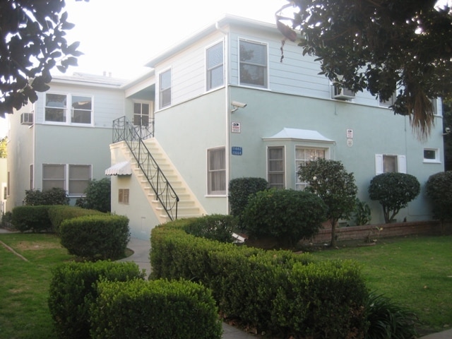 11664 Chandler Blvd, Unit A