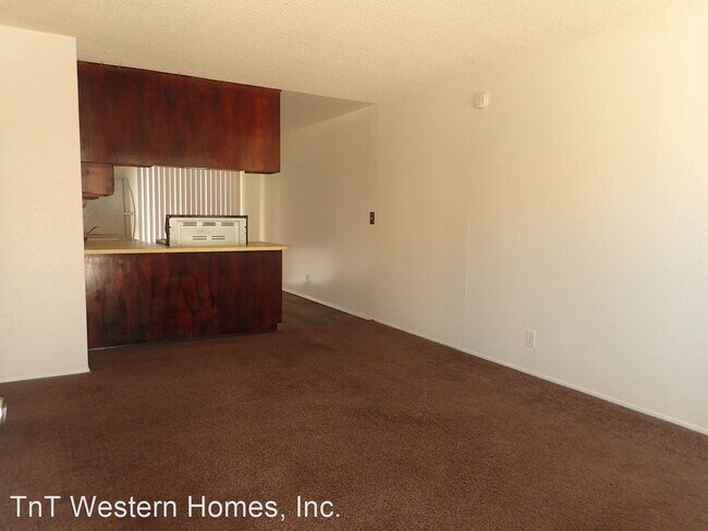 341 W Wilson Ave in Ridgecrest, CA - Building Photo - Building Photo