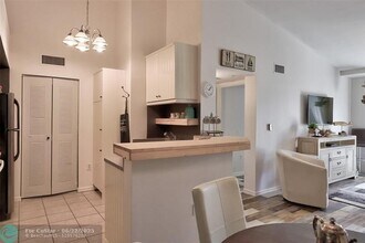 322 Villa Cir in Boynton Beach, FL - Building Photo - Building Photo