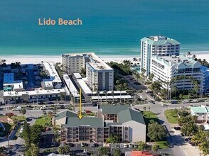 845 Benjamin Franklin Dr, Unit 202 in Sarasota, FL - Building Photo - Building Photo