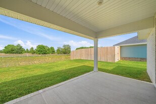 664 Alleyoak Ln in Freeport, FL - Building Photo