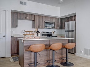 Vida at Daybreak Phase 1 in South Jordan, UT - Foto de edificio - Building Photo