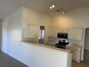 6020 W Blackhawk Dr in Glendale, AZ - Building Photo - Building Photo