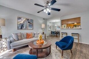 Southern Oaks in Fort Worth, TX - Building Photo