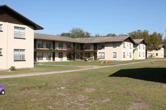 Colonial Square Apartments in Bartow, FL - Building Photo - Building Photo