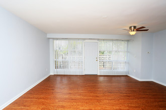 East Pines Terrace Apartments in Riverdale, MD - Foto de edificio - Interior Photo