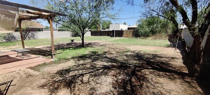 1635 E Linden St in Tucson, AZ - Foto de edificio - Building Photo